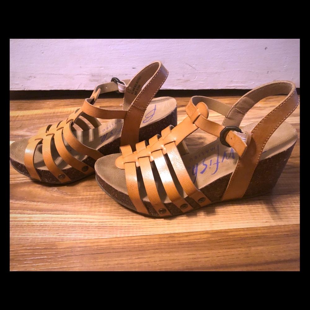 Blowfish Wedges